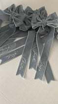 Load image into Gallery viewer, Velvet Bow Place Cards
